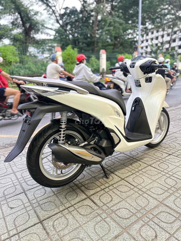 HONDA SH 125 CBS 2025. Mua bán Xe máy tại Quận 12 Tp Hồ Chí Minh được đăng bởi Cửa hàng Xe máy 380 hình 4