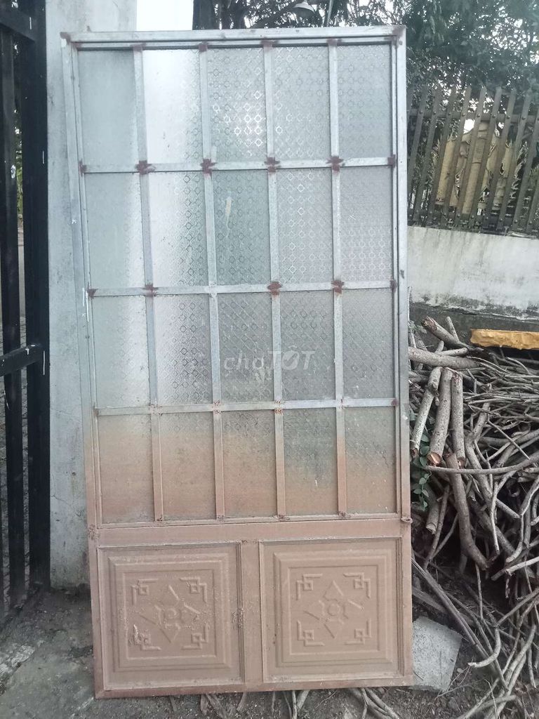 Cửa kim loại kính Nâu 1m1x2m1. Mua bán Nội thất, đồ gia dụng khác tại Thành phố Biên Hòa Đồng Nai được đăng bởi Hoàng long hình 1