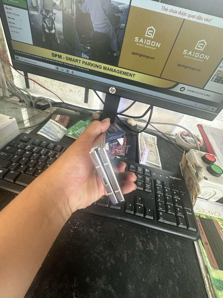 Samsung Galaxy Z Fold 4 Bạc Đã dùng. Mua bán Điện thoại tại Quận Bình Thạnh Tp Hồ Chí Minh được đăng bởi minh nguyen hình 1