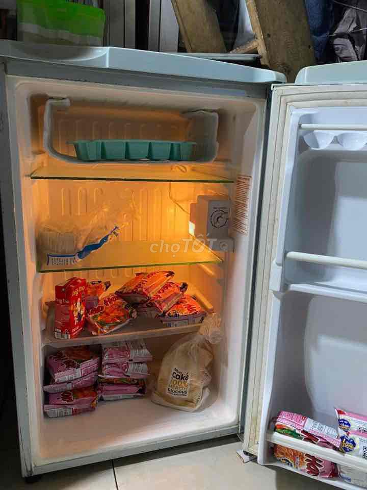 Thanh lý tủ lạnh sanyo 90lit đang dùng tốt. Mua bán Tủ lạnh tại Quận Thanh Xuân Hà Nội được đăng bởi Nguyễn Nga hình 1