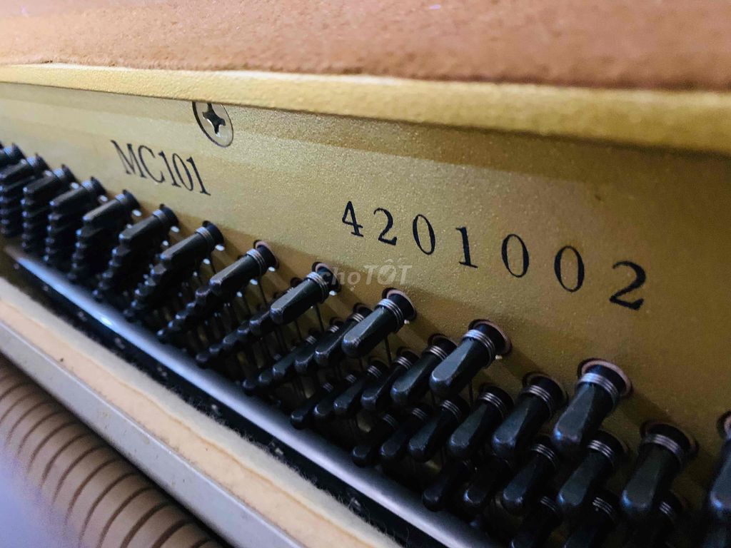 piano cơ Yamaha 101