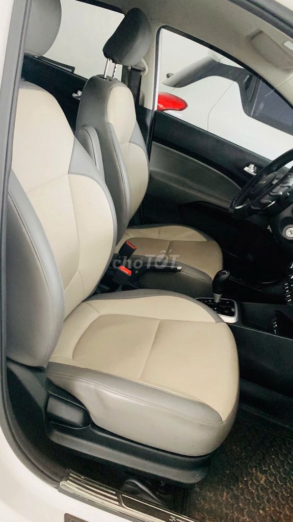 Kia Soluto 1.4 AT Delux 2024 màu trắng. Mua bán Ô tô tại Quận Cẩm Lệ Đà Nẵng được đăng bởi Nguyễn Đức Trưởng hình 12