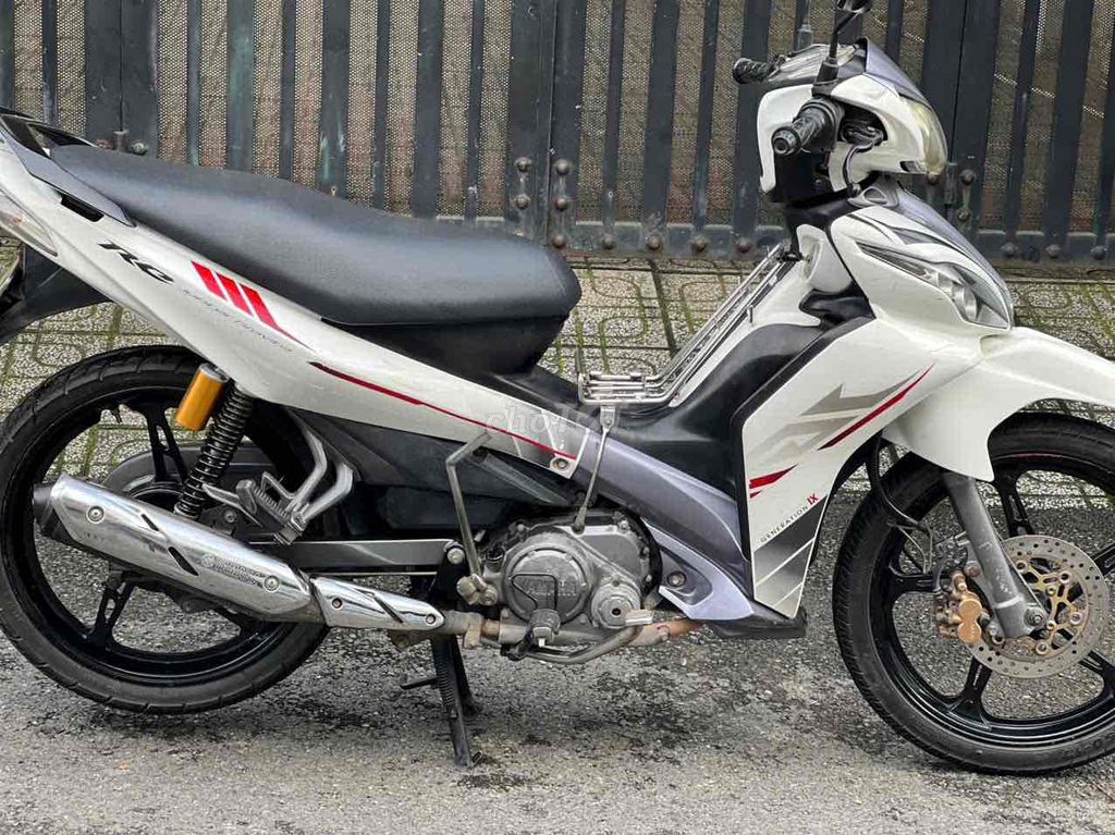 Yamaha Gravita Trắng, máy siêu êm