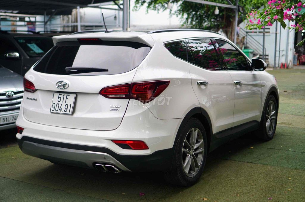 Hyundai Santa Fe 2016 2.2 AT 4WD - 90000 km. Mua bán Ô tô tại Quận Bình Tân Tp Hồ Chí Minh được đăng bởi Long  hình 1