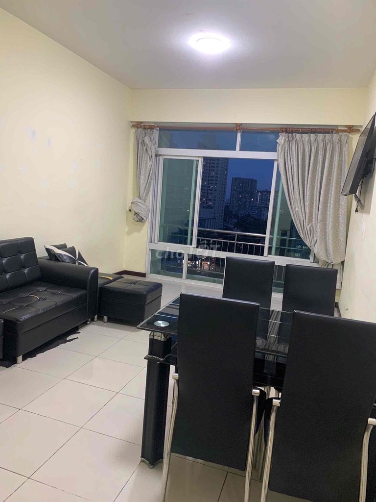 Аренда · 3 комн. · 100 м² · Quận 5, ул. Tản Đà