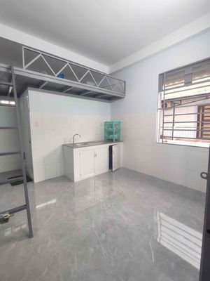 CÓ BAN CÔNG! MÁY GIẶT ! NHÀ XE RỘNG !