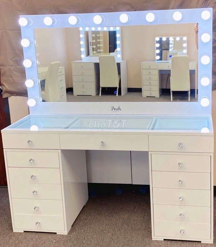 Bàn trang điểm Gỗ Trắng Hiện đại. Mua bán Bàn ghế tại Quận Cẩm Lệ Đà Nẵng được đăng bởi Trần thuỳ dung hình 1