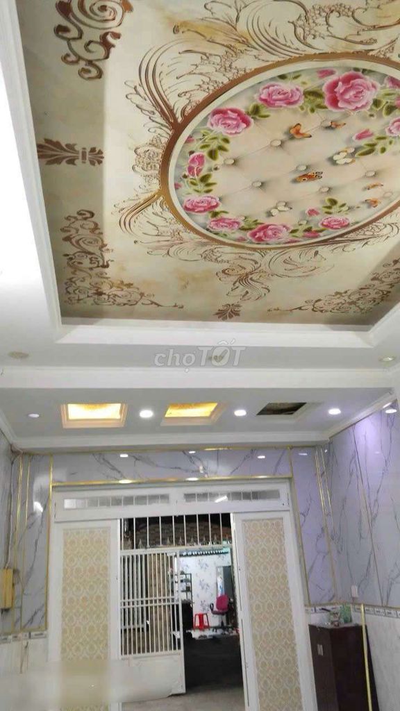 Cần bán gấp nhà cấp 4 .1 xẹt đường Phan Văn hớn DT 4 x19,6 hẻm xe hơi