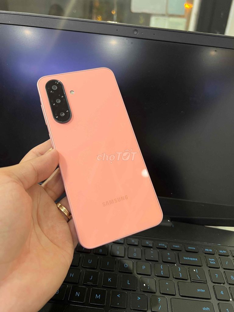 Samsung Galaxy A26 5G 128GB Hồng 99%. Mua bán Điện thoại tại Quận Đống Đa Hà Nội được đăng bởi Trần Quốc Văn iCleanshop hình 1
