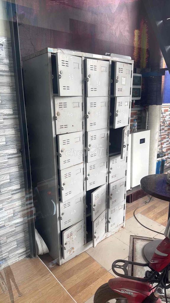 Tủ locker kim loại xám. Mua bán Đồ dùng văn phòng tại Huyện Củ Chi Tp Hồ Chí Minh được đăng bởi Nguyễn Hồng Yến hình 1