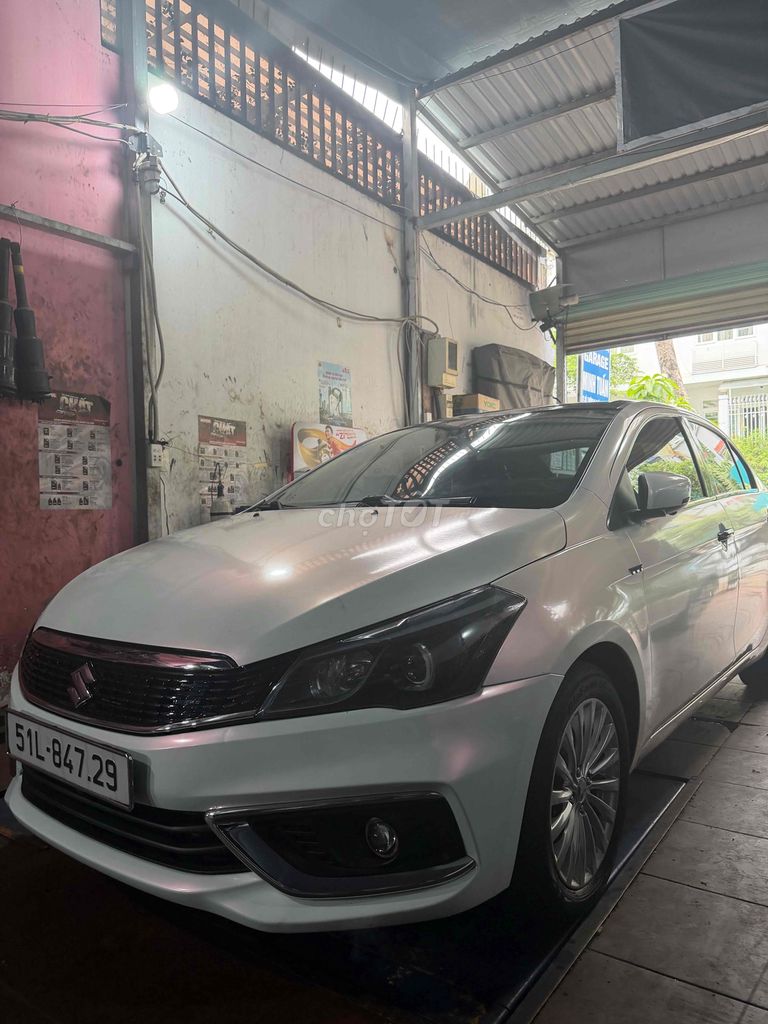 Седан Suzuki Ciaz Automatic белый