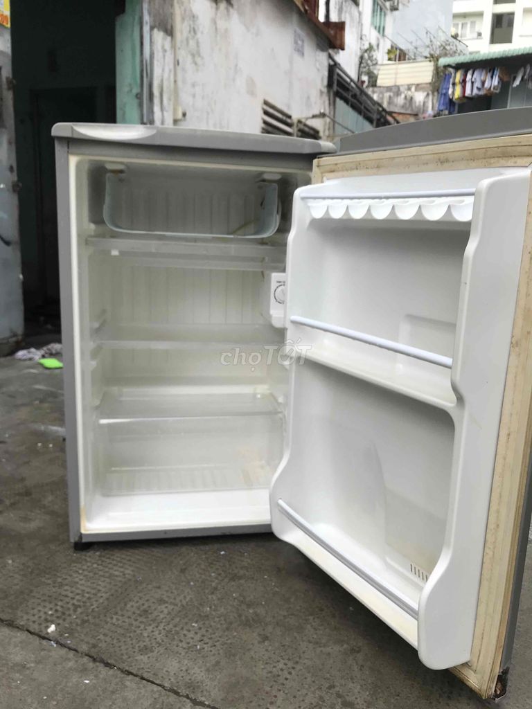 bán tủ lạnh aqua 93l nguyên zin sử dụng tốt