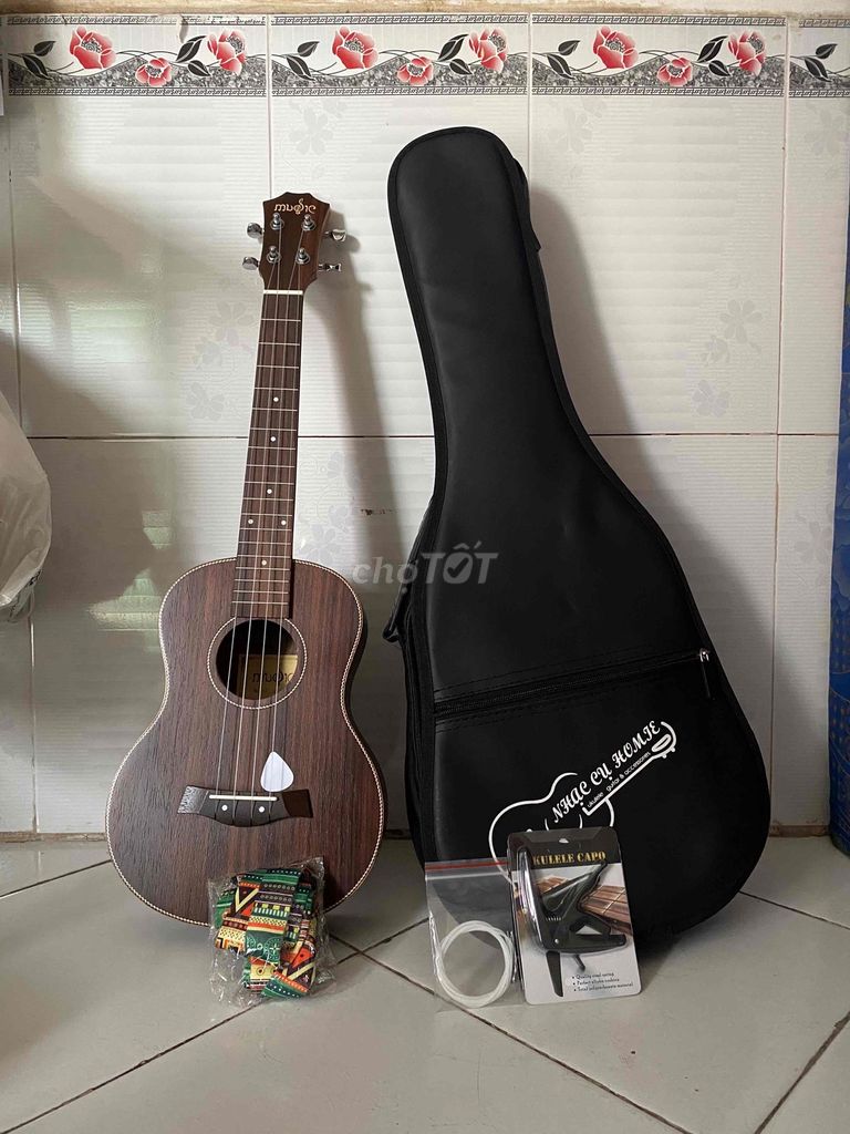 Đàn Ukulele Music Tenor Nâu. Mua bán Nhạc cụ tại Quận 4 Tp Hồ Chí Minh được đăng bởi Mai Phan hình 1