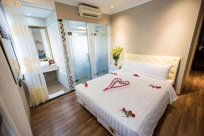 Lễ Tân Khách Sạn Phố Cổ Hà Nội