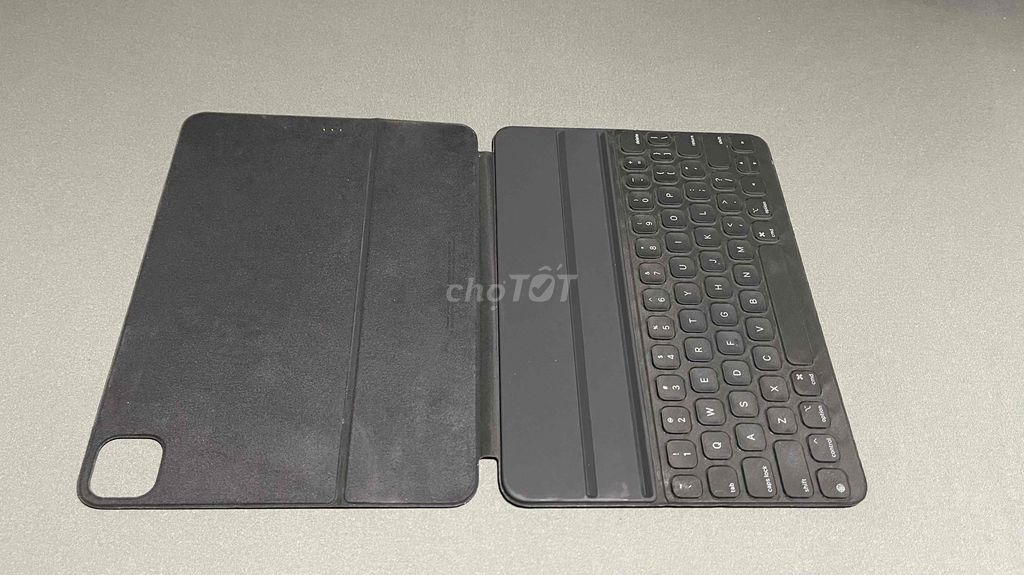 Bàn phím Apple Folio sử dụng tốt