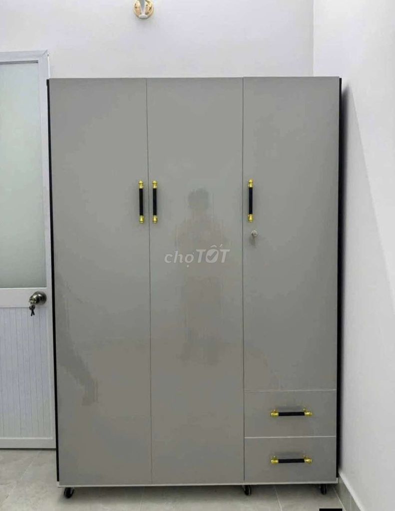 TỦ NHỰA 3 CÁNH KHUNG MÀU ĐEN CÁNH XÁM TAY CẦM KIỂU. Mua bán Tủ, kệ gia đình tại Huyện Củ Chi Tp Hồ Chí Minh được đăng bởi Tủ nhựa đài loan hoàng quân hình 1