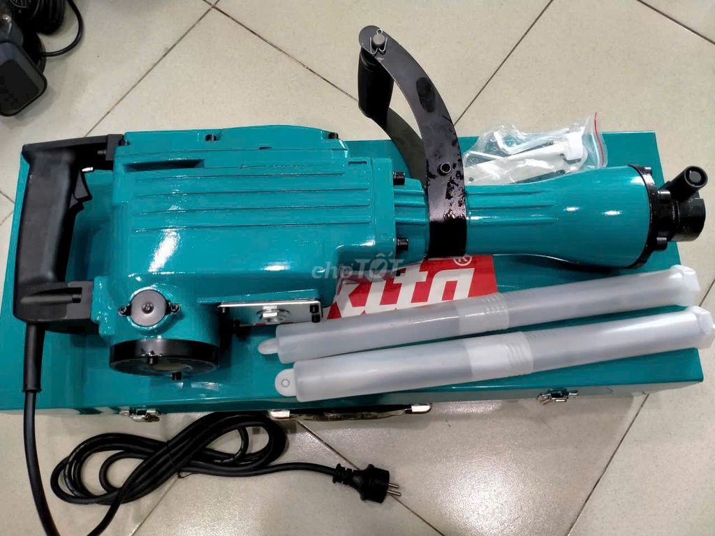 Máy đục bê tông 30mm Makita