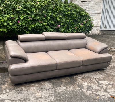 Ghế sofa da, sofa phòng khách 3 chỗ ngồi dùng tốt. Mua bán Bàn ghế tại Quận 11 Tp Hồ Chí Minh được đăng bởi Thanh lý Phú Cường