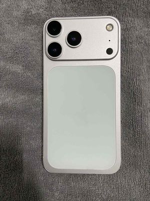 iPhone XR lên vỏ 17 Pro Max mới 98%