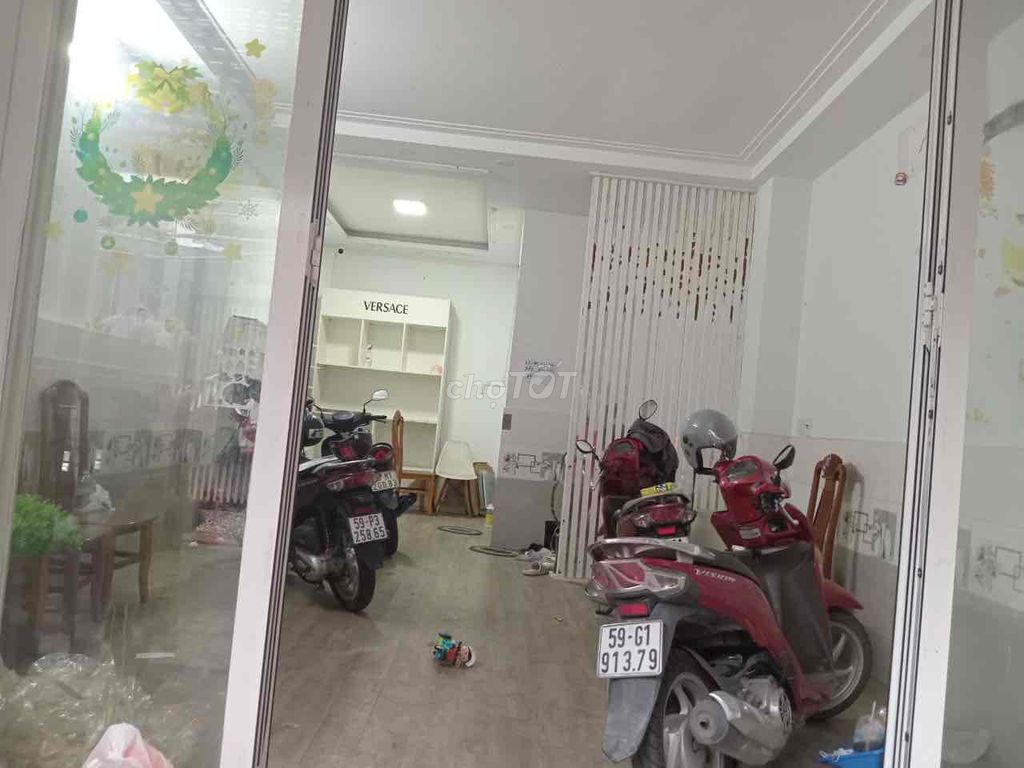 Mặt bằng kinh doanh có 1 phòng ngủ Full NT ở Quang Trung P14 GV