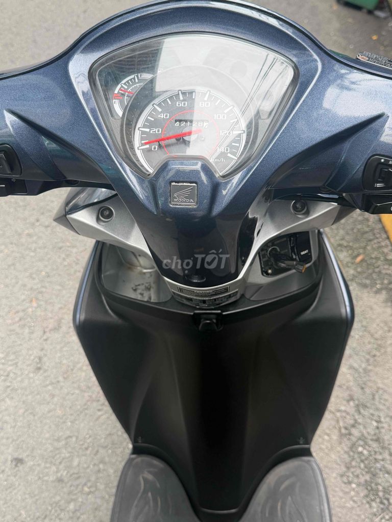 Honda Vision Xám xanh 42128 km. Mua bán Xe máy tại Quận Phú Nhuận Tp Hồ Chí Minh được đăng bởi Hoà hình 5