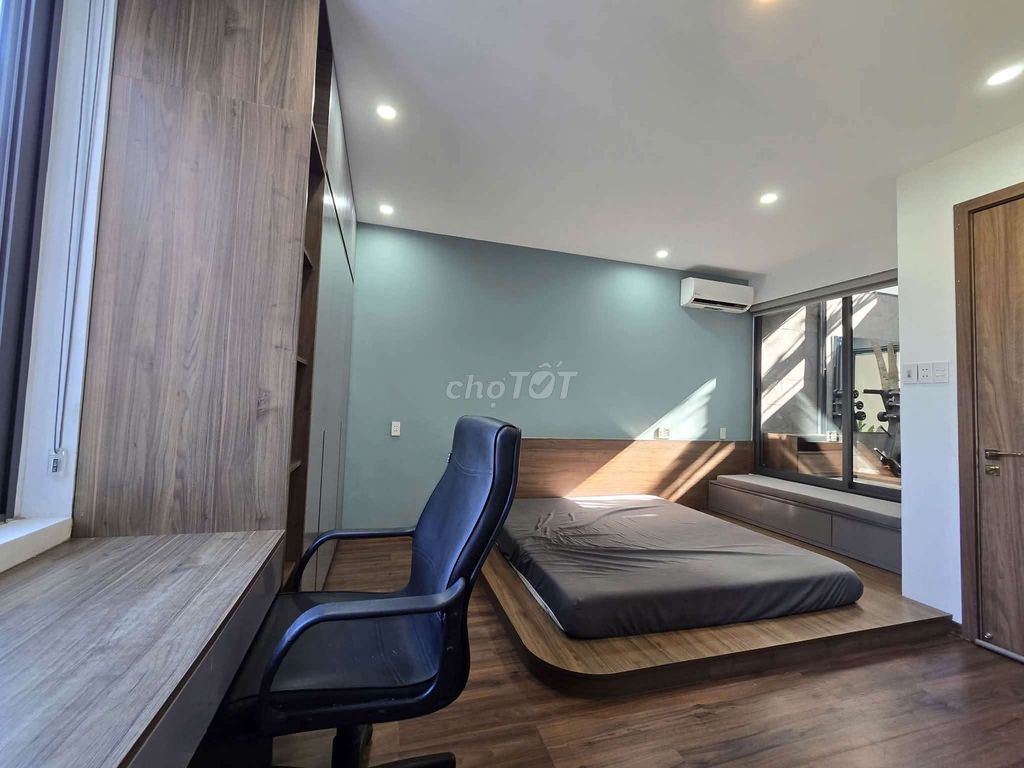 Villa with rooftop pool and gym on Sơn Thủy street — photo 11