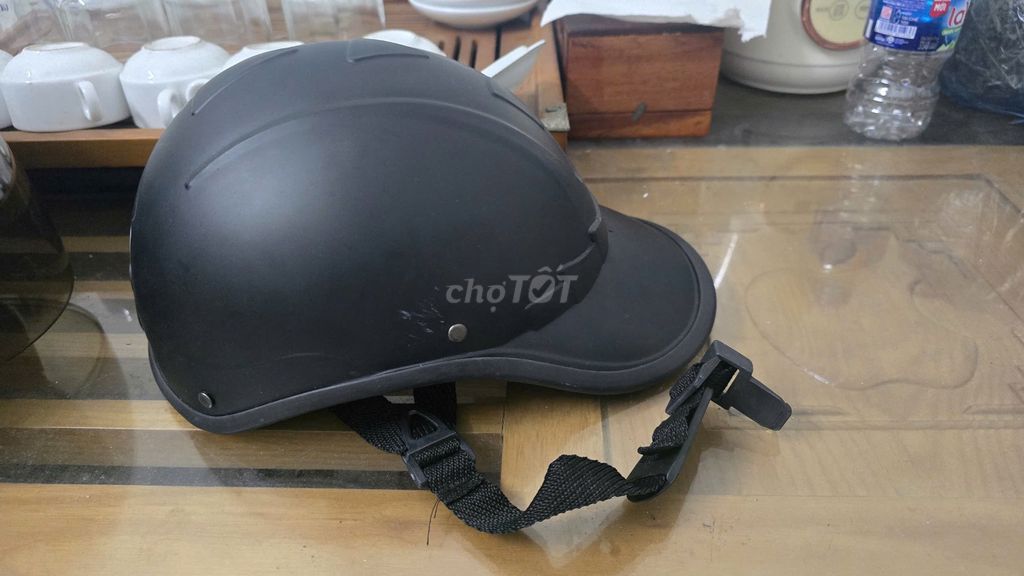 Mũ bảo hiểm thời trang. Mua bán Phụ tùng xe tại Quận Hoàng Mai Hà Nội được đăng bởi Tram Nguyen hình 1