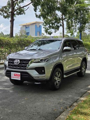 Toyota Fortuner 2020 2.4G 4x2 AT. Mua bán Ô tô tại Thành phố Thủ Dầu Một Bình Dương được đăng bởi Thanh Trâm Toyota Sure Bình Dương hình 1