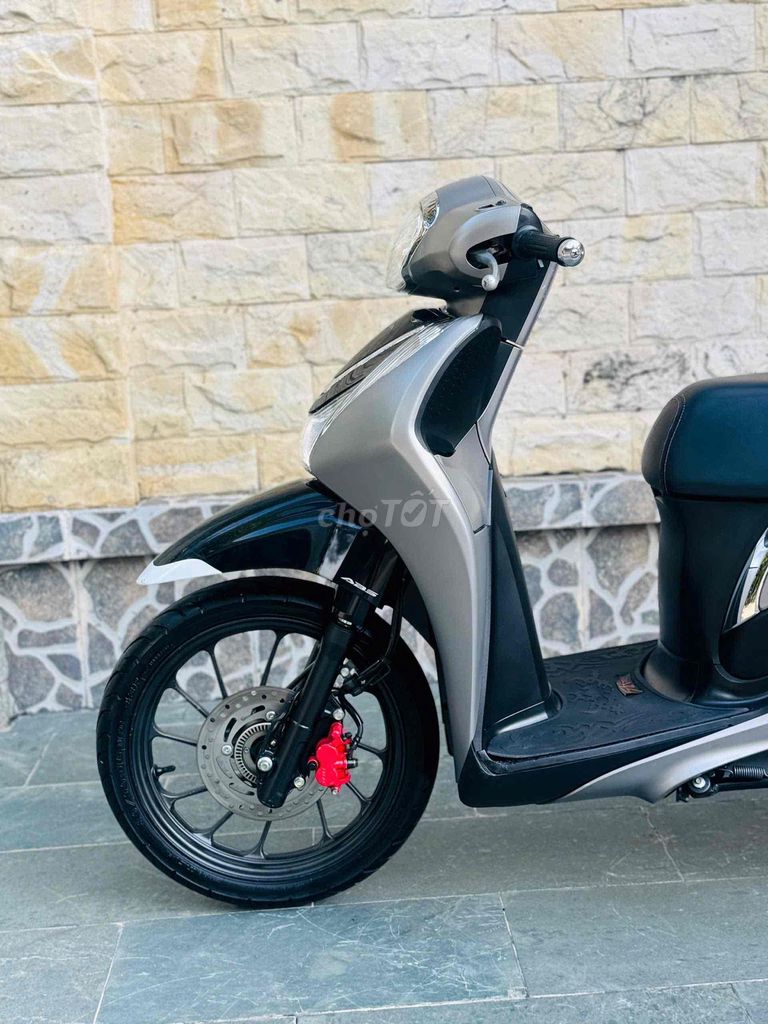 Honda SH Mode 125i 2021 серый матовый 20000 км