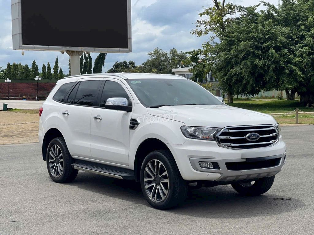 Ford Everest 2019 Titanium 1 cầu - 65000 km. Mua bán Ô tô tại Quận 3 Tp Hồ Chí Minh được đăng bởi  Sài Gòn Ford Used Car hình 2