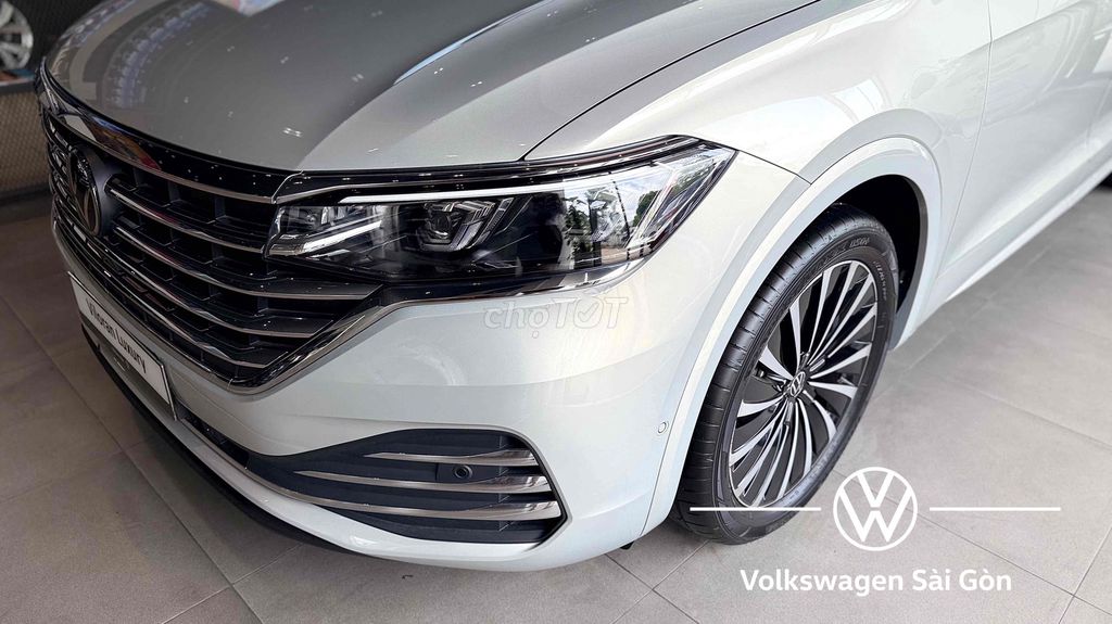 VOLKSWAGEN VILORAN ƯU ĐÃI HƠN 100 TRIỆU - SẴN XE