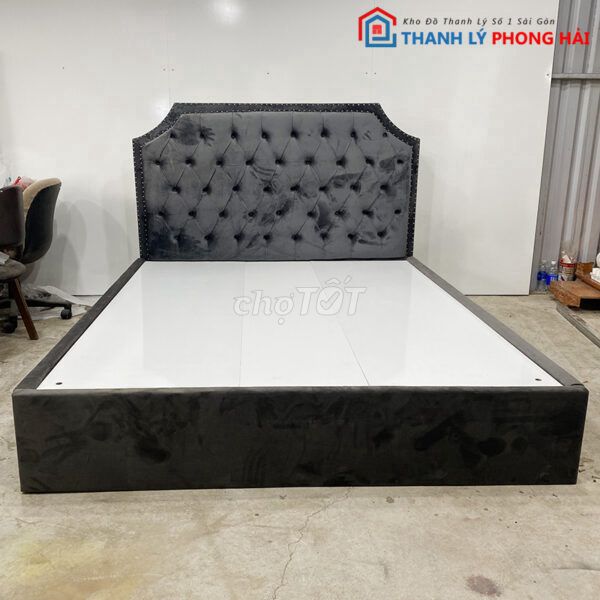 Giường Ngủ 1m6 Bọc Nhung Màu Đen Mới 99%