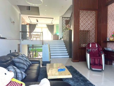 cho thuê villa hồ bơi 3PN full nội thất gần biển giá tốt 