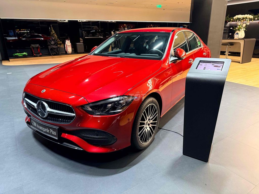 Mercedes-Benz C200 Avantgarde Plus 2023 Đỏ. Mua bán Ô tô tại Quận 7 Tp Hồ Chí Minh được đăng bởi Lâm Hoàng  hình 3