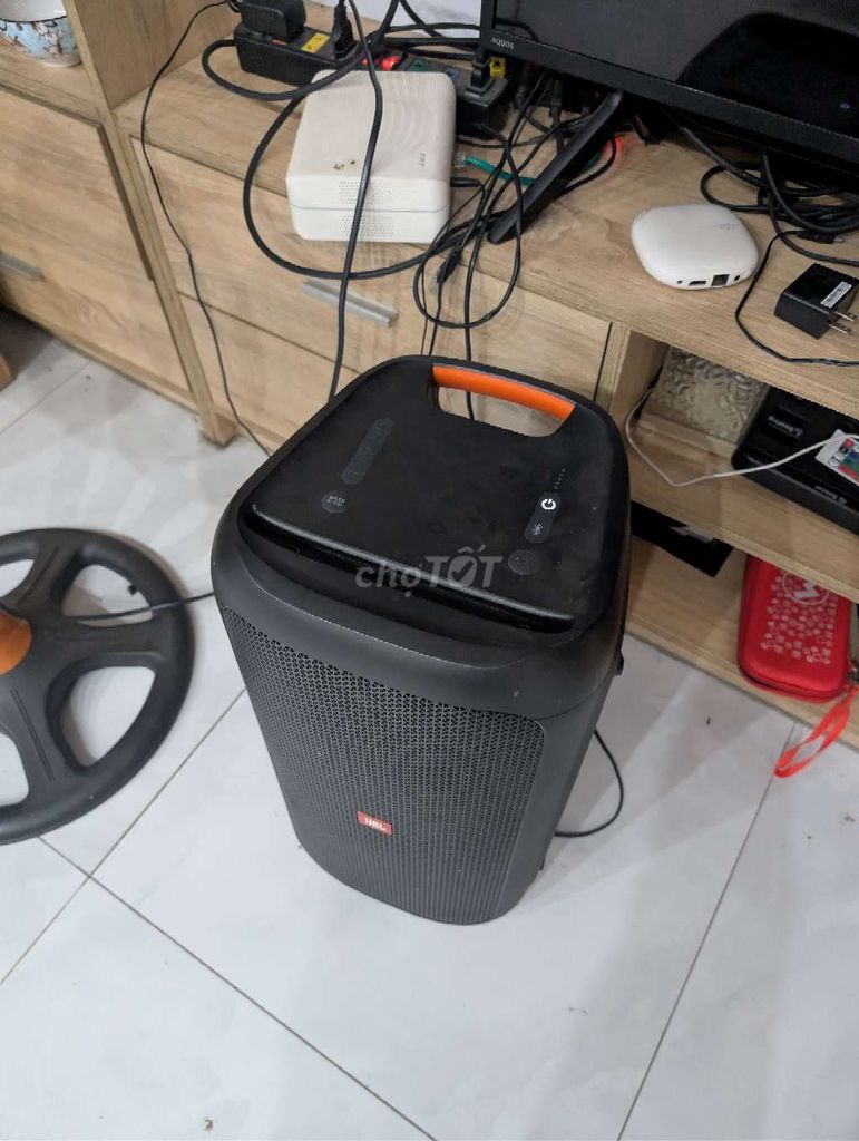Loa JBL PartyBox 100. Mua bán Tivi, Âm thanh tại Thành phố Thủ Dầu Một Bình Dương được đăng bởi Tien Linh hình 1