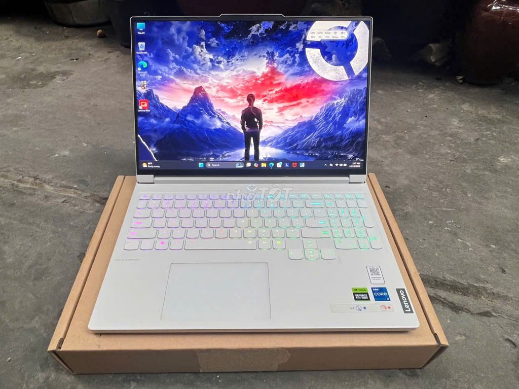 Legion 7 16IRX9 White / I7 14700HX / RXT 4060-140W. Mua bán Laptop tại Quận 3 Tp Hồ Chí Minh được đăng bởi Tèo hình 1