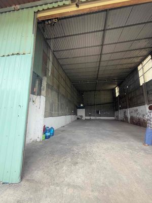 Cho thuê kho 9tr/th Dt:8x22,5 ( có điện 3fa , trần kho cao )  Hẻm 6m t. Cho thuê văn phòng, mặt bằng kinh doanh tại Huyện Bình Chánh Tp Hồ Chí Minh được đăng bởi Loan Huỳnh