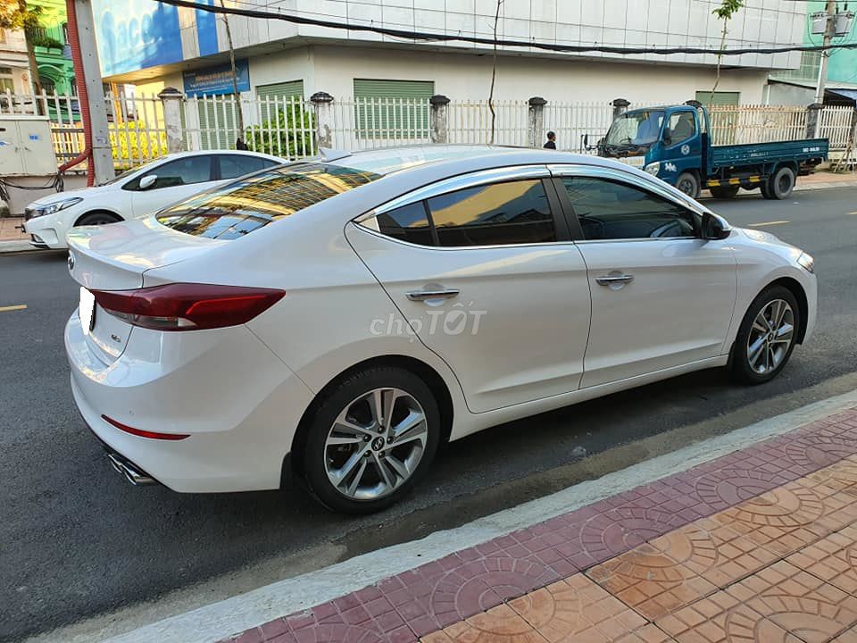 Hyundai Elantra 2.0 AT model 2018, màu trắng. Mua bán Ô tô tại Quận Gò Vấp Tp Hồ Chí Minh được đăng bởi 067 Hằng hình 12