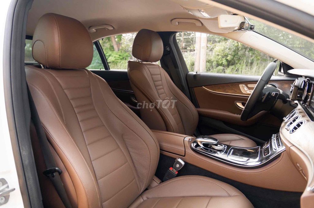 Mercedes E200 Model 2017 - Trắng Nâu - Chất xe zin. Mua bán Ô tô tại Quận 7 Tp Hồ Chí Minh được đăng bởi Thật Nguyễn LongAnh Auto hình 9
