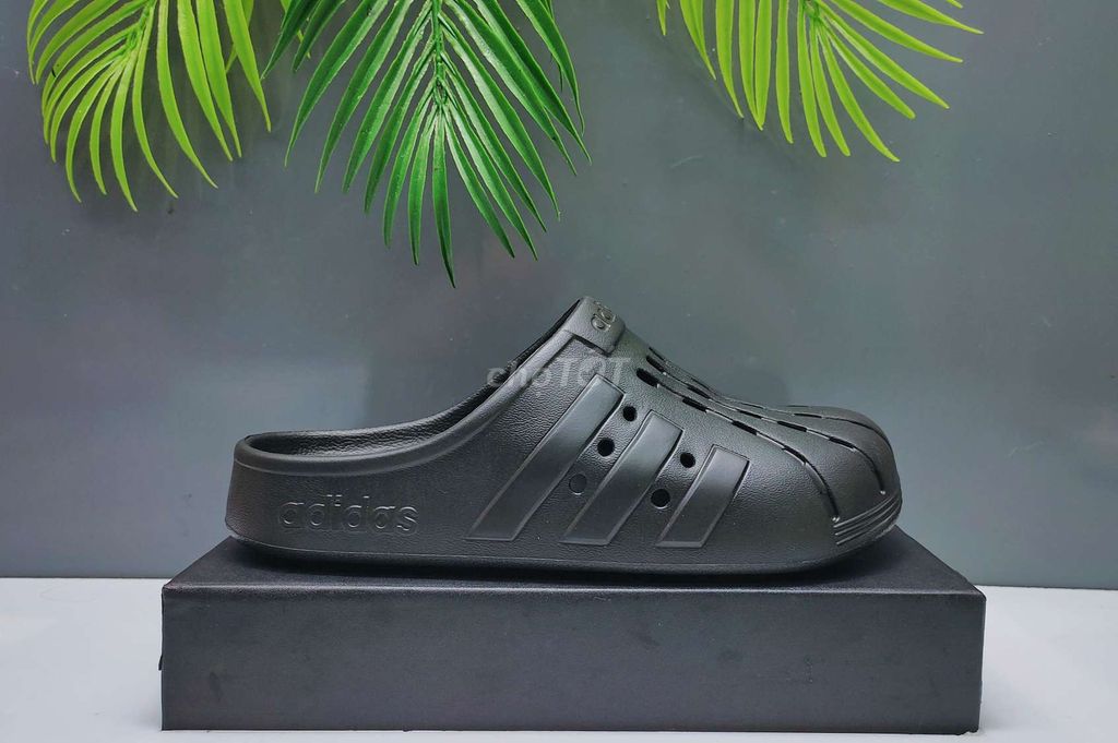 Dép Sục Adidas size 39 và 42 mới 100% authentic