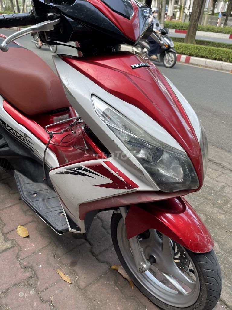 Honda Air Blade 2013 Đỏ trắng. Mua bán Xe máy tại Thành phố Biên Hòa Đồng Nai được đăng bởi Phương nguyễn  hình 1