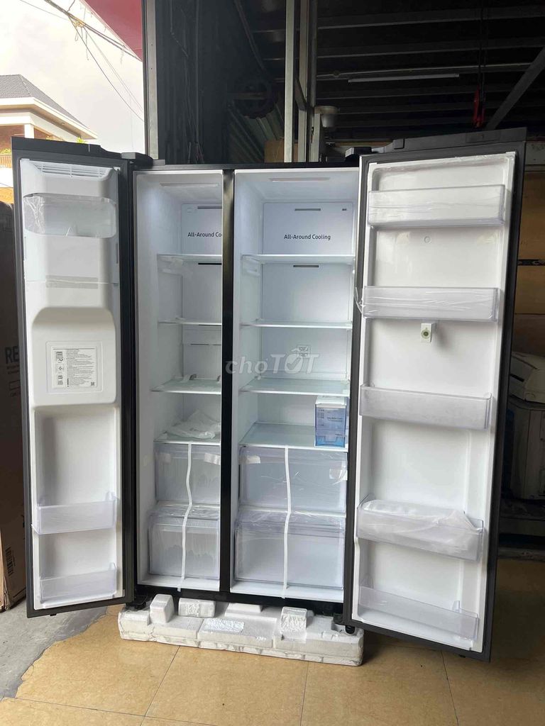 Tủ lạnh Samsung 616 lít Family Hub RS64T5F01B4/SV
