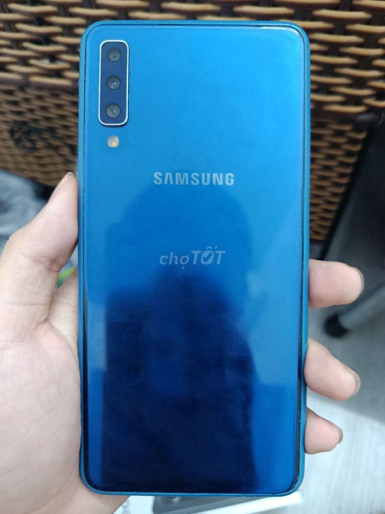 Điện thoại Samsung galaxy A7 2018
