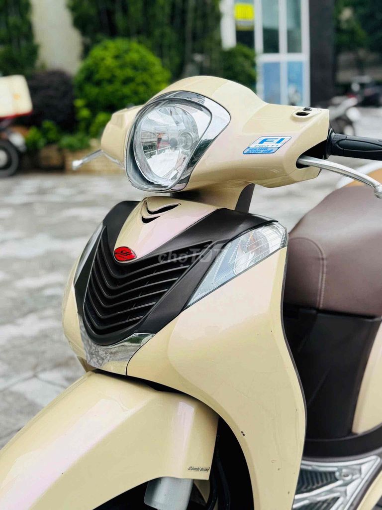 Honda Sh модель 125fi 2016 Золотая машина для окрашивания кремом цинк 100%