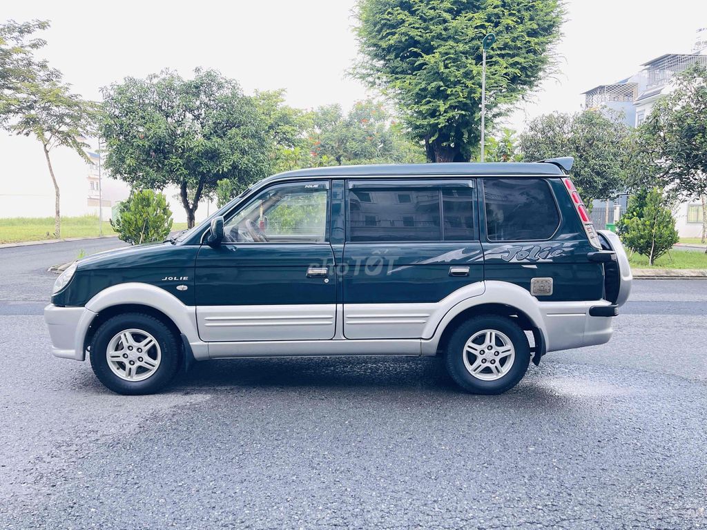 Mitsubishi Jolie 2005 зеленый мох механика 7 мест