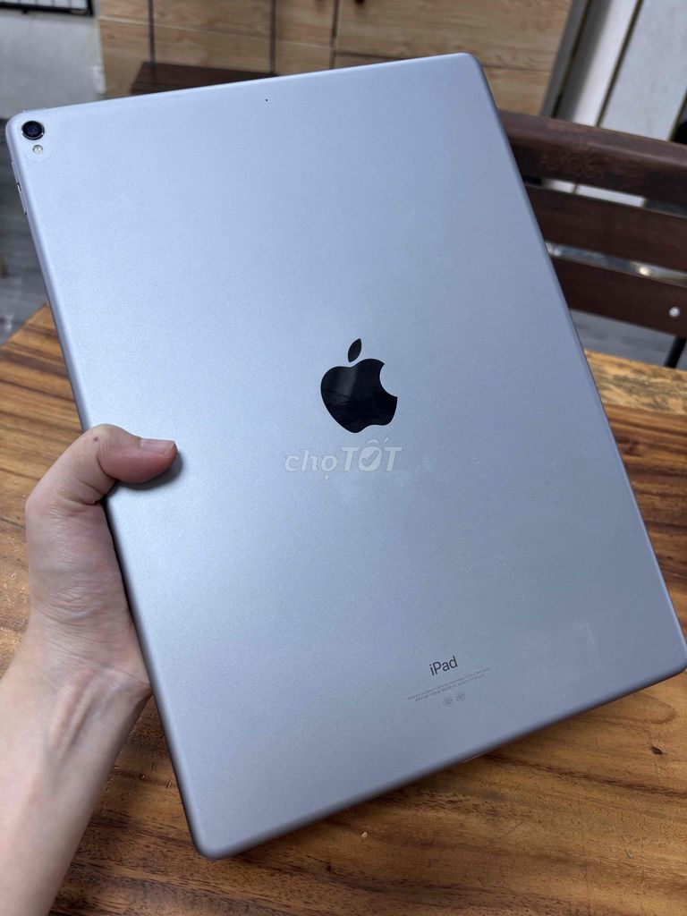 Apple iPad Pro 12.9 inch Gen 2 64GB Wifi Xám. Mua bán Máy tính bảng tại Quận Tân Bình Tp Hồ Chí Minh được đăng bởi Thủy hình 1