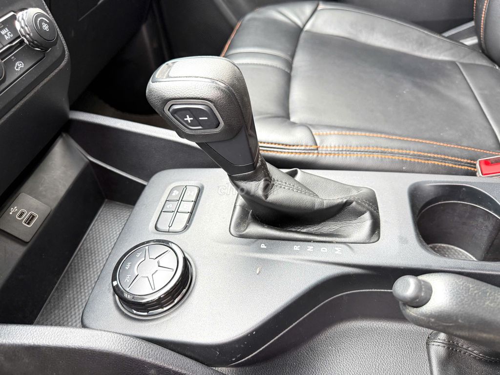 Bán xe bán tải Ford Ranger XLS 4x4 AT Trắng 2023. Mua bán Ô tô tại Huyện Thanh Trì Hà Nội được đăng bởi Khiêm Ôtô hình 6