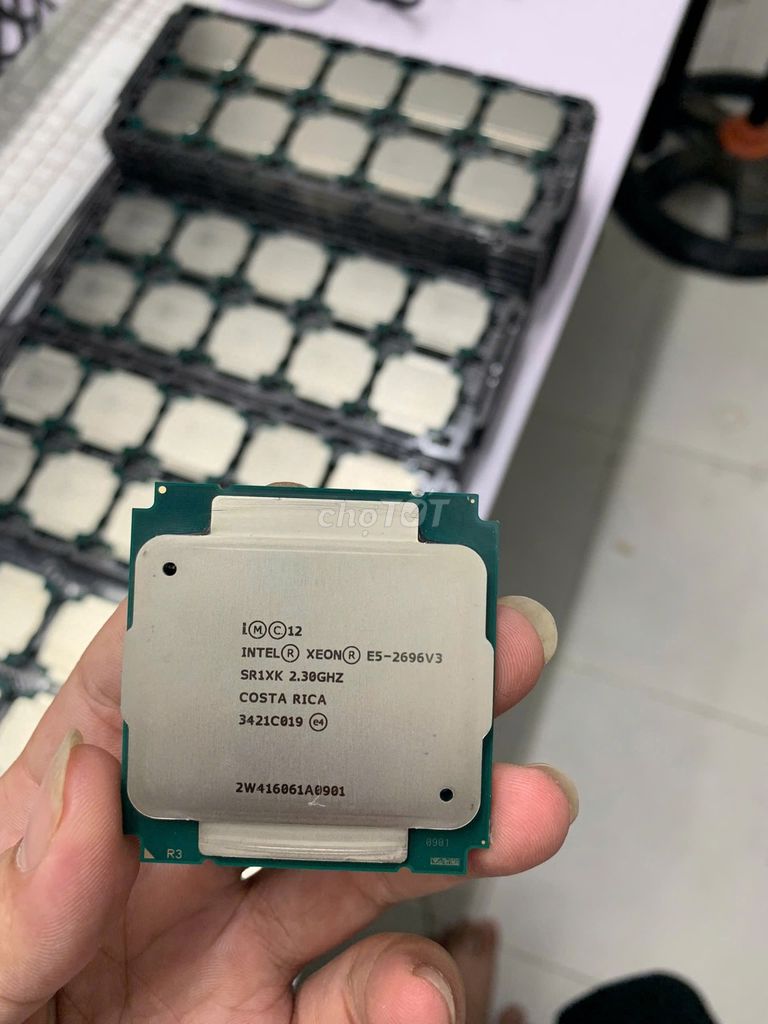 CPU Intel Xeon E5-2696v3