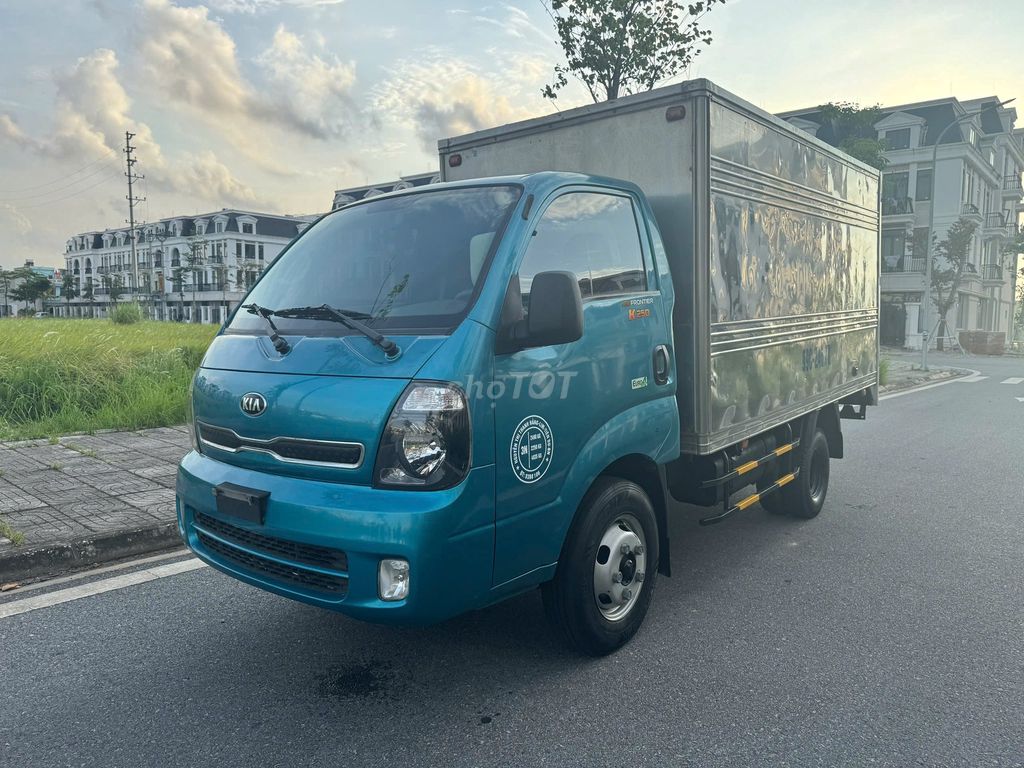 BÁN XE K250 -THÙNG KÍN - MÀU XANH – NĂM 2020. Mua bán Xe tải, xe ben tại Thành phố Thái Bình Thái Bình được đăng bởi vũ quý tưởng hình 2
