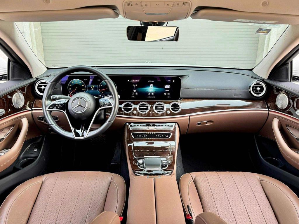 Mercedes Benz 2022 E200 Exclusive - 30000 km. Mua bán Ô tô tại Quận Thanh Xuân Hà Nội được đăng bởi Nguyễn Tuấn Hoàng hình 4